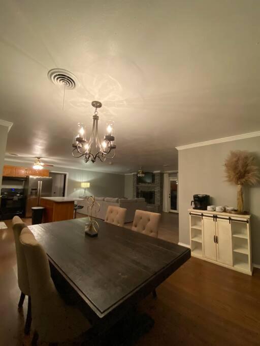 Large Modern Family Home! Soncy Экстерьер фото