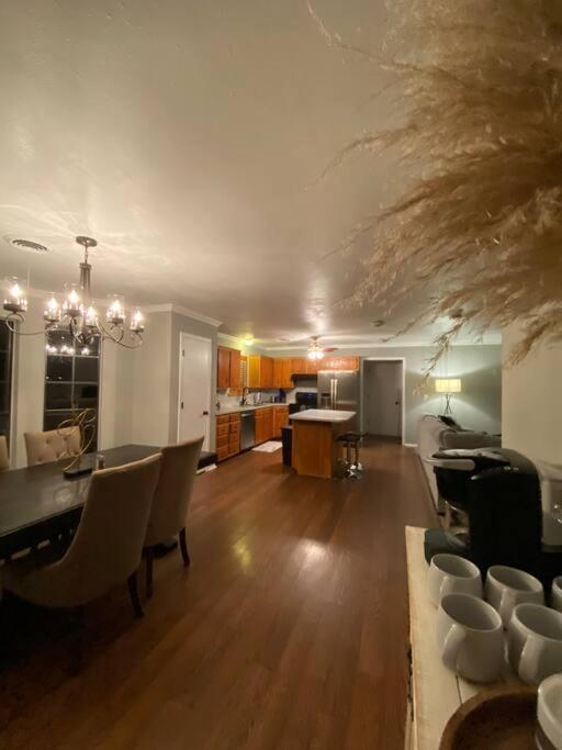 Large Modern Family Home! Soncy Экстерьер фото